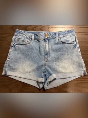 SO Light Blue Denim Rolled-Hem Shorts